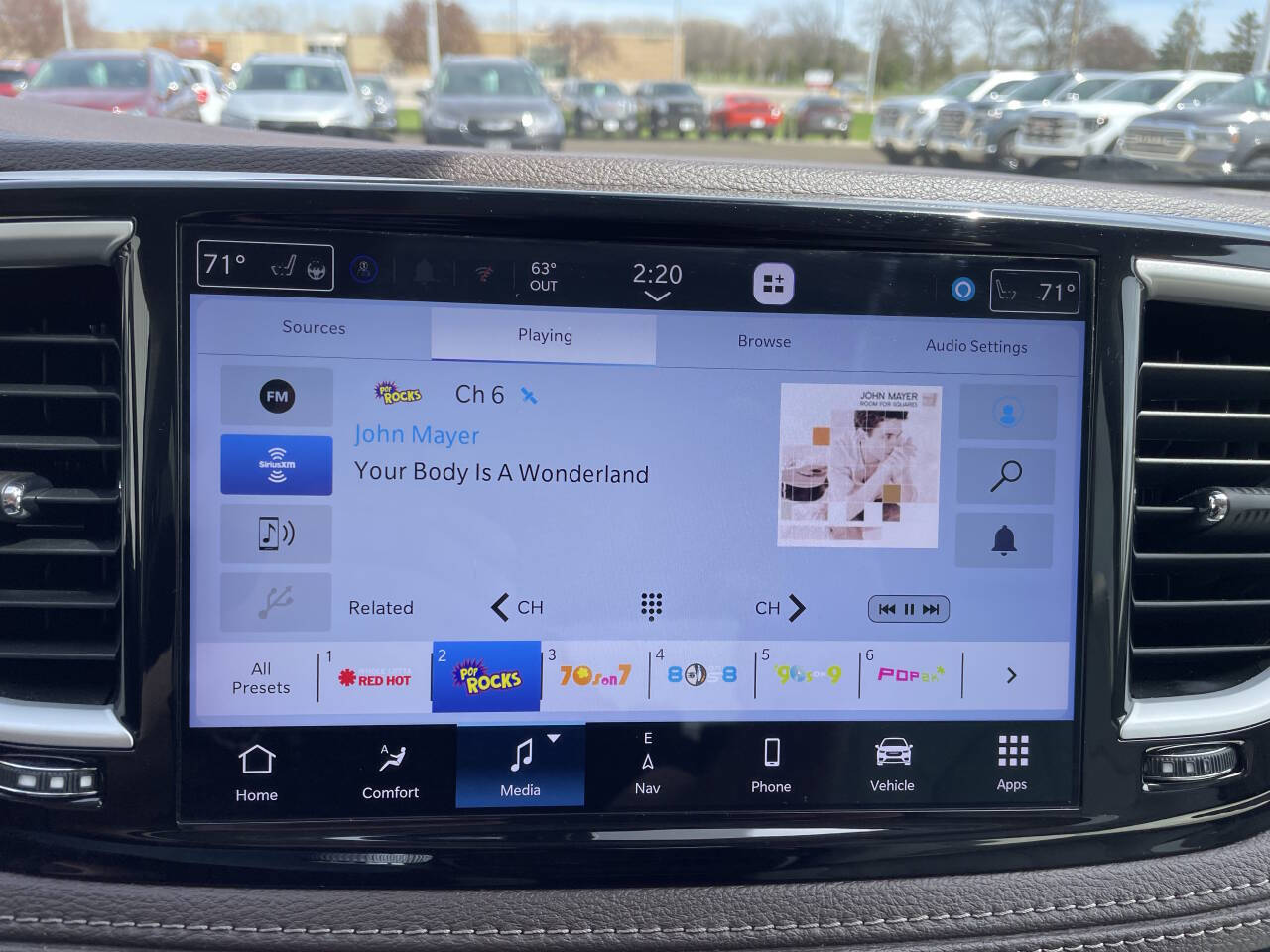 2021 Chrysler Pacifica Touring L photo 18