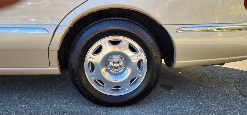 2001 Lincoln Continental