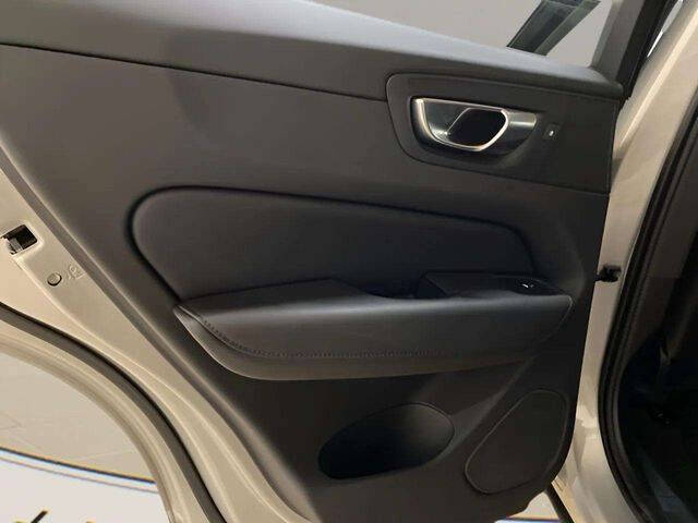 2025 Volvo XC60 B5 Core Dark Theme