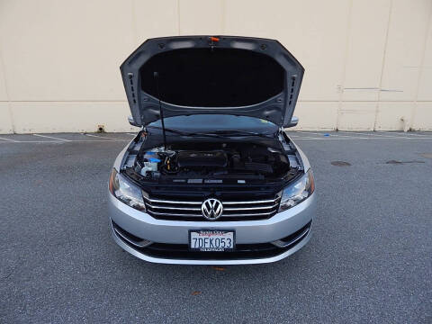 2014 Volkswagen Passat 1.8T Wolfsburg Edition PZEV