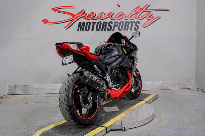 2014 Suzuki GSX-R750