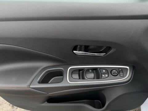 2025 Nissan Versa SR