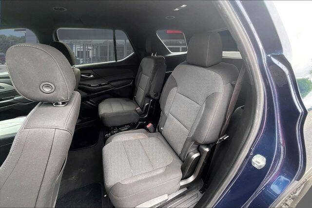 2022 Chevrolet Traverse LT Cloth