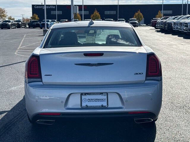 2023 Chrysler 300 Touring L