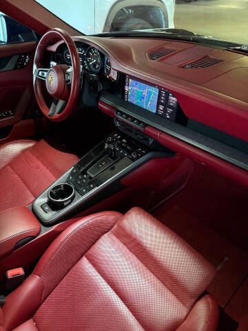 2021 Porsche 911 Carrera