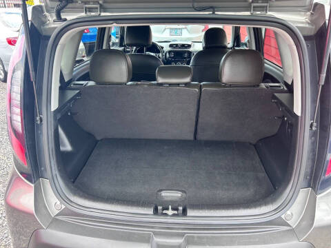 2015 Kia Soul +
