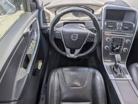 2016 Volvo XC60 T6 Drive-E