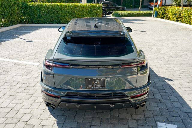 2023 Lamborghini Urus Performante