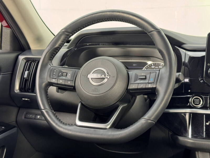 2022 Nissan Pathfinder SL