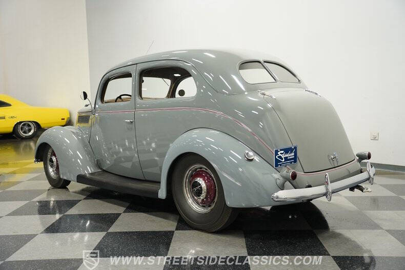 1937 Ford Tudor