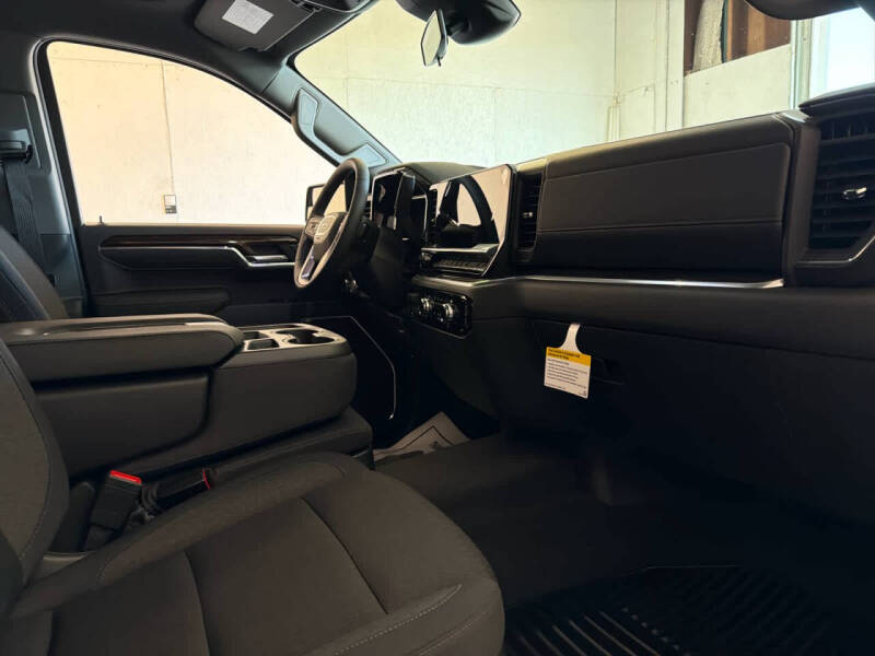 2026 GMC Sierra 1500 Elevation Standard