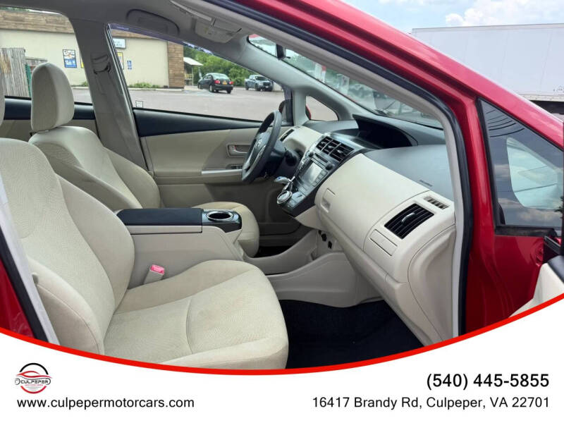 2013 Toyota Prius v Three