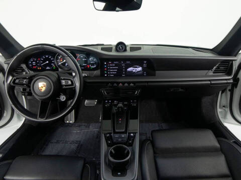 2022 Porsche 911 Carrera 4