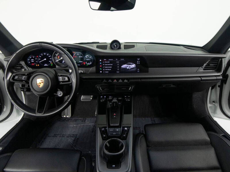 2022 Porsche 911 Carrera 4