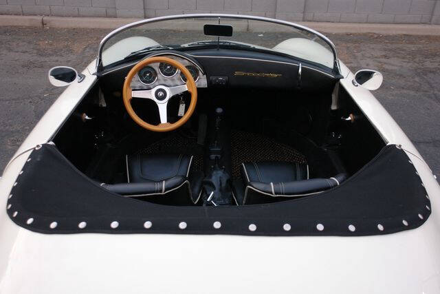 1970 Porsche 356 Speedster 30