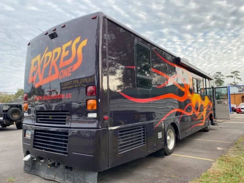 2000 Freightliner XC Chassis