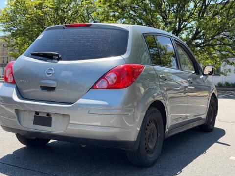 2011 Nissan Versa 1.8 S