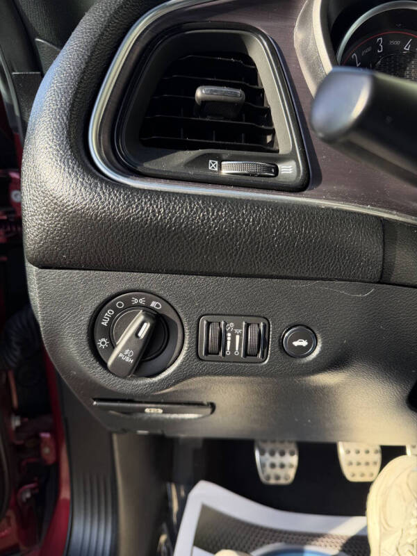 2018 Dodge Challenger 392 HEMI Scat Pack Shaker