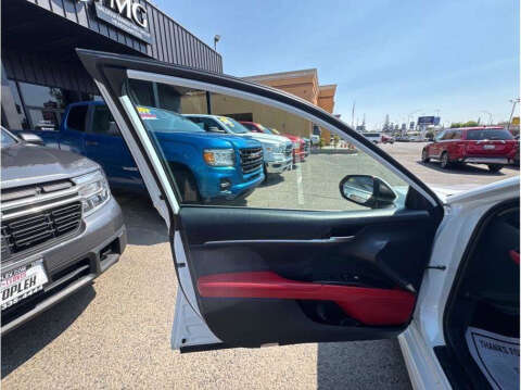 2022 Toyota Camry Hybrid XSE