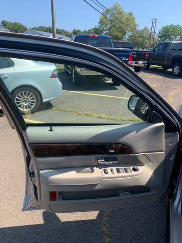 2010 Mercury Grand Marquis LS