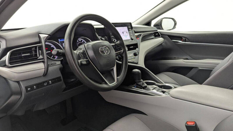 2024 Toyota Camry Hybrid LE