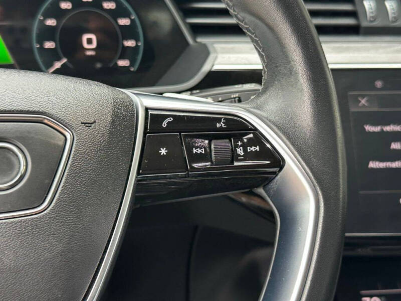 2024 Audi Q8 e-tron quattro Premium Plus