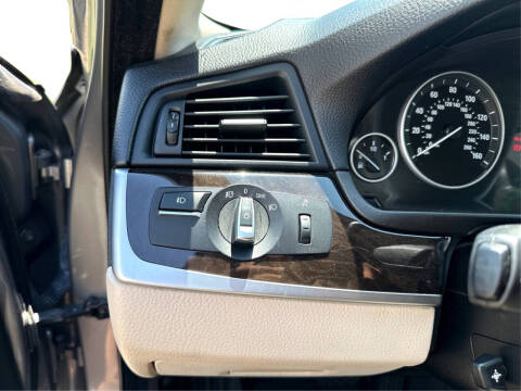 2012 BMW 5 Series 528i