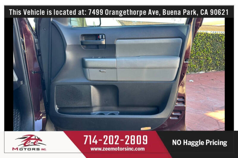 2017 Toyota Sequoia SR5