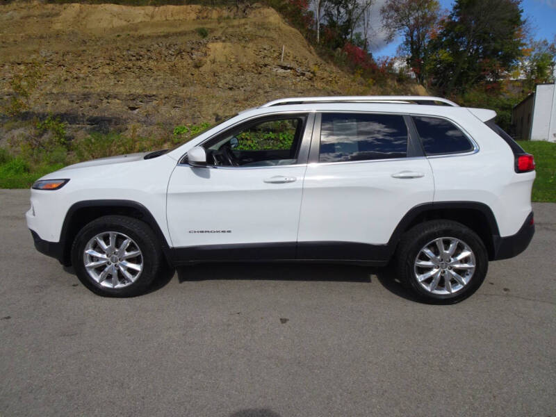 2014 Jeep Cherokee for sale at LYNDORA AUTO SALES in Lyndora PA