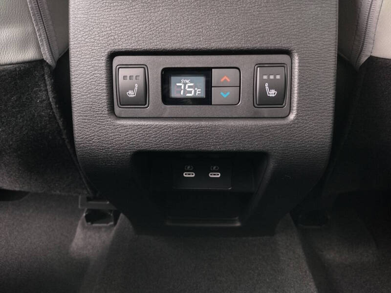 2025 Mitsubishi Outlander SEL