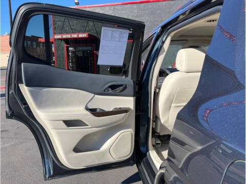 2020 GMC Acadia Denali