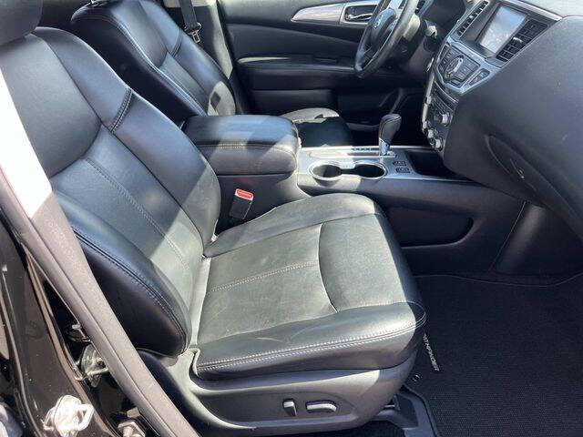 2017 Nissan Pathfinder SL