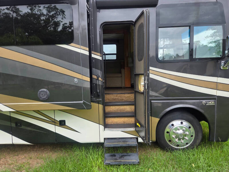 2017 Thor Motor Coach MIRAMAR 35.2