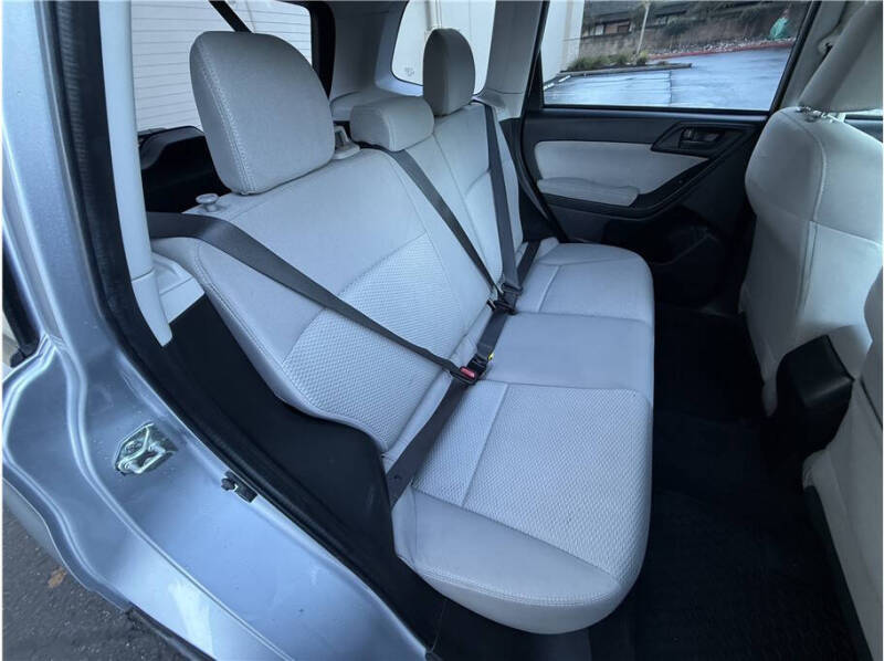 2014 Subaru Forester 2.5i