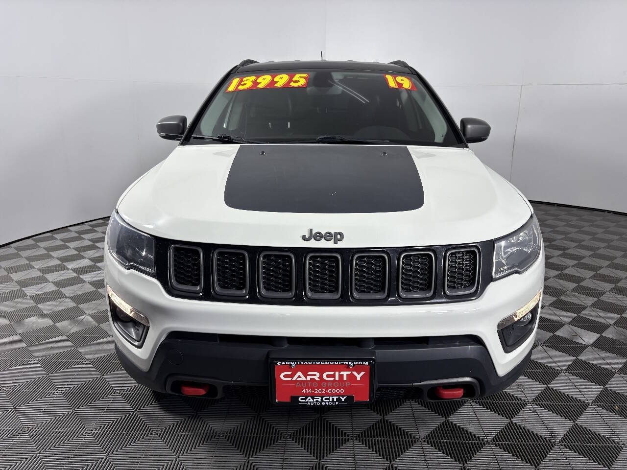 View vehicle photo 2