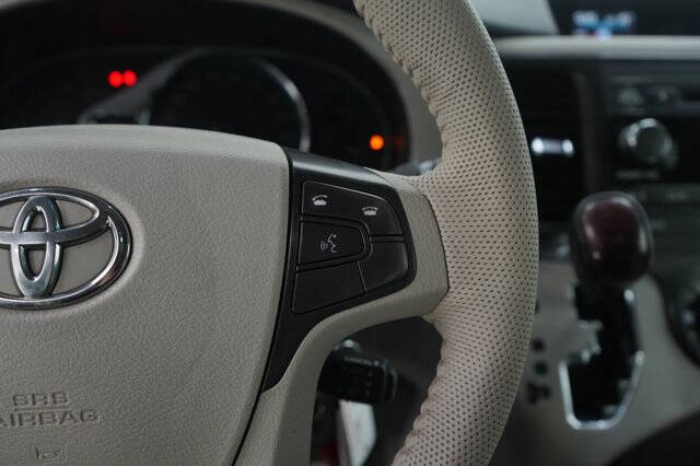 2014 Toyota Sienna XLE 7-Passenger