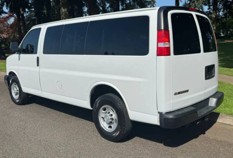 2018 Chevrolet Express LS 2500