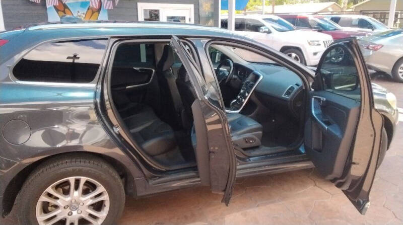 2016 Volvo XC60 T5 Drive-E Platinum
