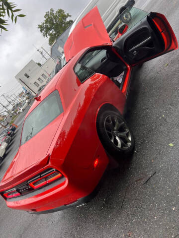 2017 Dodge Challenger SXT Plus