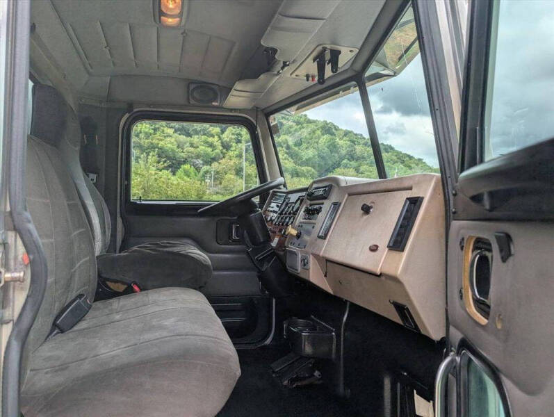 2007 Peterbilt 335