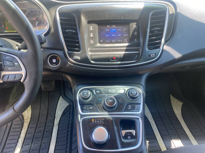 2015 Chrysler 200 Limited