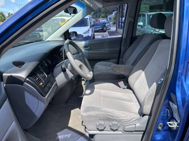 2005 Mazda MPV LX
