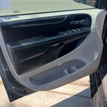 2014 Chrysler Town and Country Touring-L