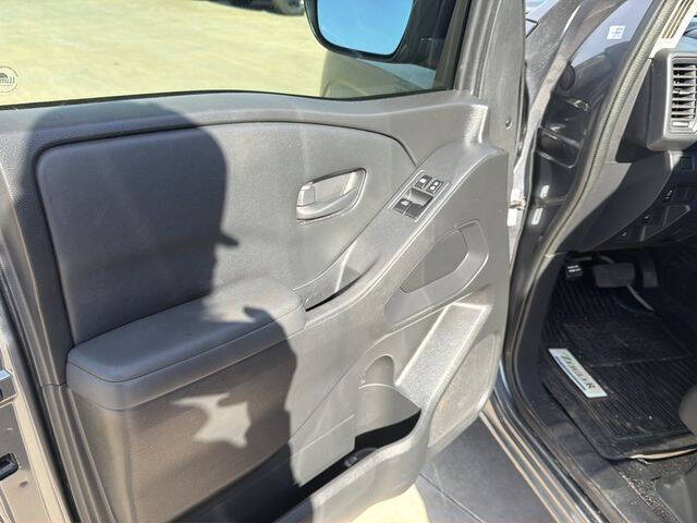 2023 Nissan Frontier S