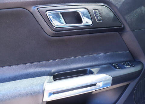 2017 Ford Mustang V6