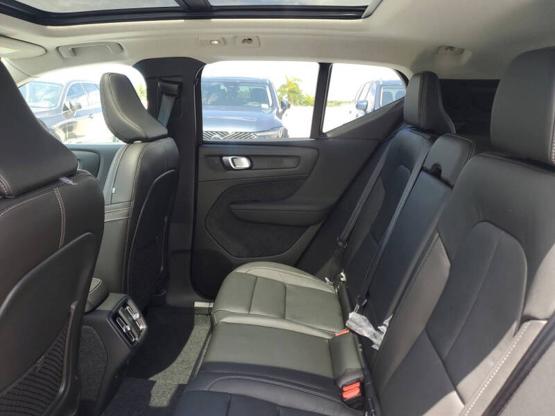 2026 Volvo XC40 B4 Core