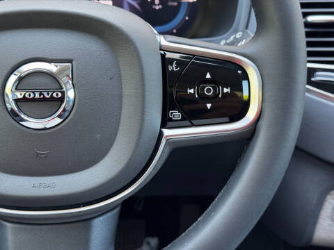 2023 Volvo XC90 Recharge T8 Ultimate Bright Theme 6P