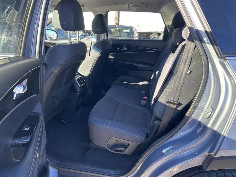 2020 Kia Sorento LX V6