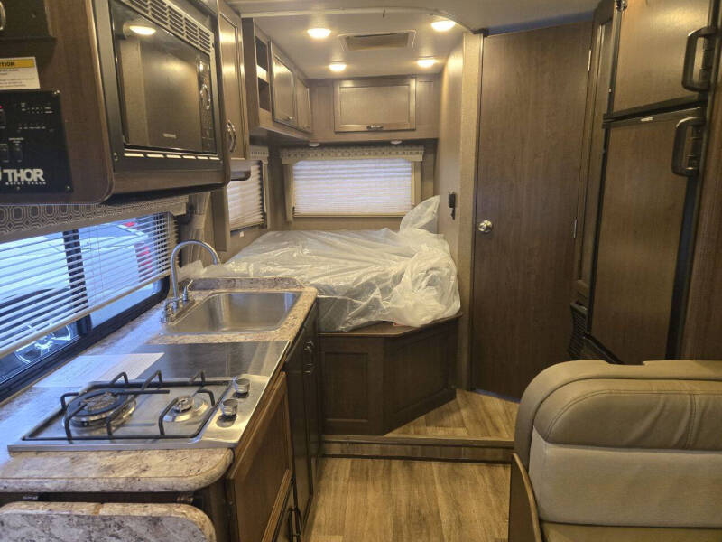 2020 Thor Motor Coach Four Winds