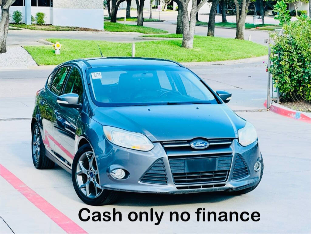 Gray 2013 Ford Focus SE SE 4dr Hatchback 1